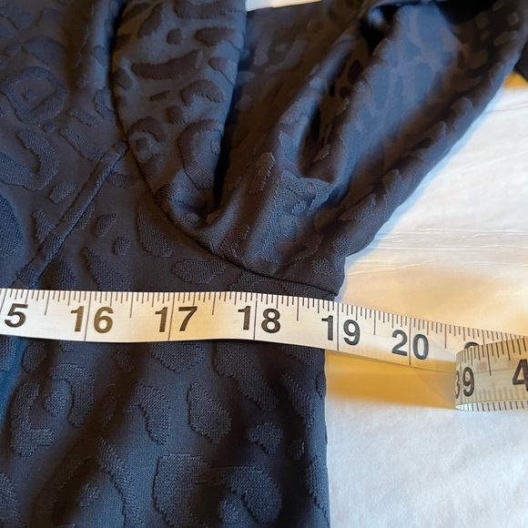 NWT J.Mclaughlin size L Catalyst dress in navy - Picture 8 of 11